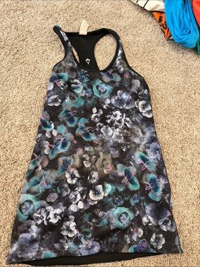 IVIVVA TANK TOP